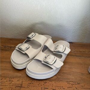 Christina Francini Platform Leather Slip on Sandals